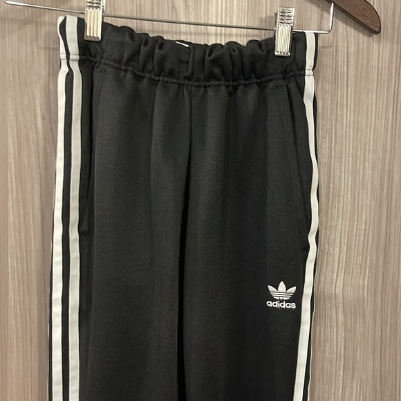 ADIDAS ORIGINALS
Black Adicolor Boyfriend Track Pants Size XXS - Picture 4 of 13